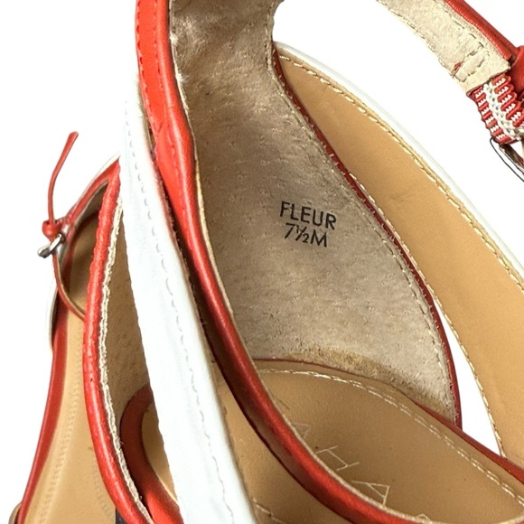 Tahari Fleur Womens Peep Toe Flats Tan Red White Ankle Strap Sandal 7.5M Leather - Picture 5 of 9